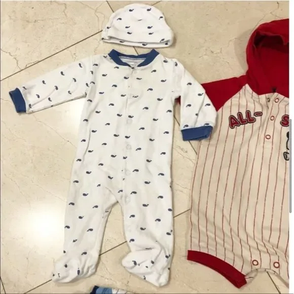 Bundle of onesies and matching hats - Picture 5 of 10